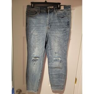 Judy Blue Light Blue Distressed Skinny Jeans